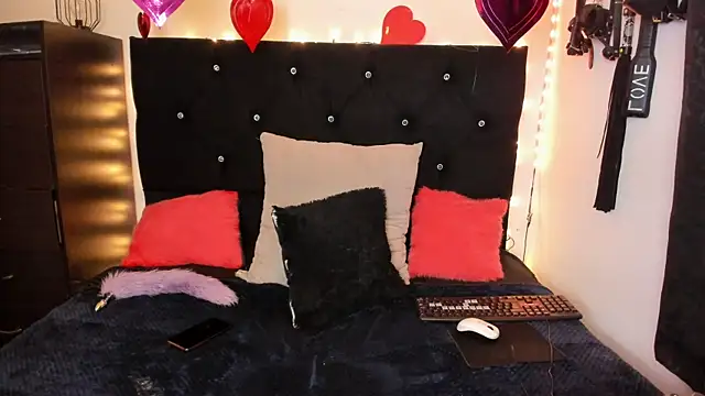 Taylorbdsm online show from 02/13/25, 11:37