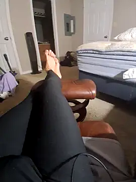 Snapshot of lovetostrokensmoke chatting on 09/17/25, 08:27 lovetostrokensmoke online show from 09/17/25, 08:27