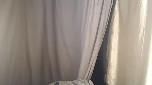 Snapshot of 1BECHA1 chatting on 10/05/25, 03:32 1BECHA1 online show from 10/05/25, 03:32