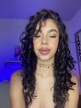 Snapshot of MarianaSnake chatting on 11/22/25, 09:47 MarianaSnake online show from 11/22/25, 09:47