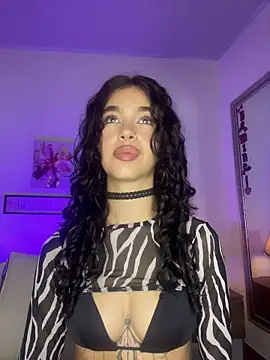 Snapshot of MarianaSnake chatting on 11/23/25, 10:53 MarianaSnake online show from 11/23/25, 10:53