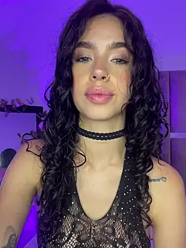 Snapshot of MarianaSnake chatting on 11/27/25, 02:35 MarianaSnake online show from 11/27/25, 02:35