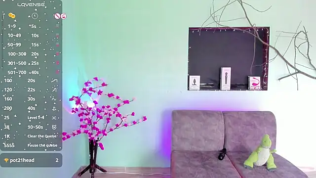 Snapshot of CamilaHarperr_ chatting on 11/14/25, 04:38 CamilaHarperr online show from 11/14/25, 04:38