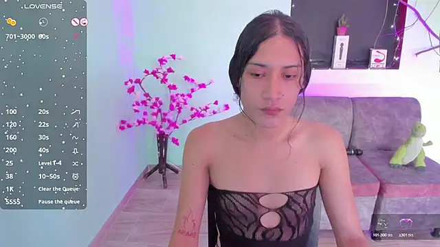 Snapshot of CamilaHarperr_ chatting on 11/18/25, 04:33 CamilaHarperr online show from 11/18/25, 04:33