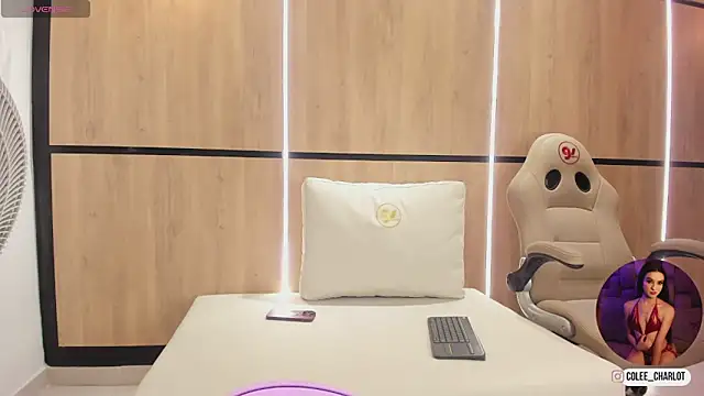 charlotte colee online show from 12/05/25, 11:19