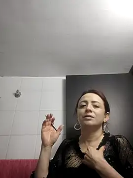 catalinamommyx online show from 10/05/25, 04:00