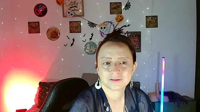 catalinamommyx online show from 10/27/25, 11:09