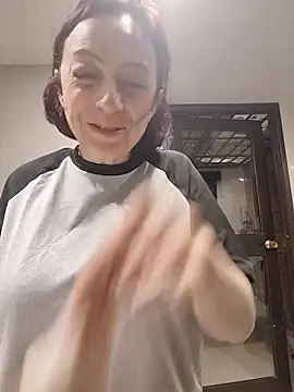 catalinamommyx online show from 07/04/26, 10:38