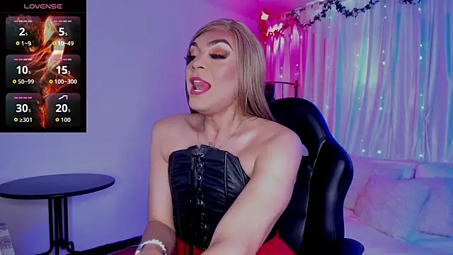 Snapshot of karol_elegance_ chatting on 07/25/26, 01:19 karol elegance online show from 07/25/26, 01:19