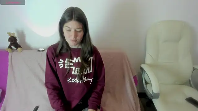 Tesa cute online show from 10/28/25, 08:51