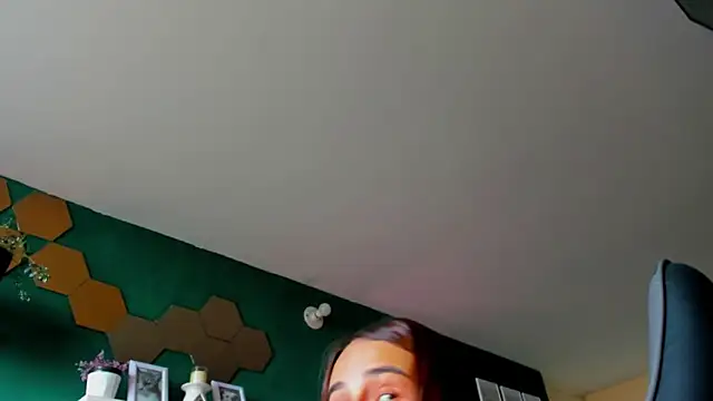 evy orange1 online show from 05/08/26, 04:23