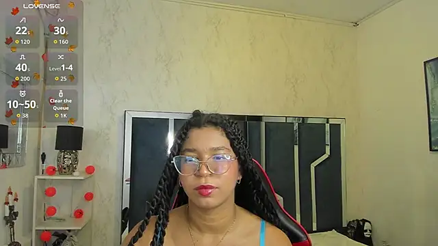 MilaHall  online show from 11/06/25, 04:02