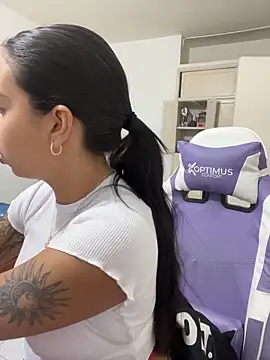 Snapshot of Heratemporal chatting on 03/17/26, 01:25 Heratemporal online show from 03/17/26, 01:25