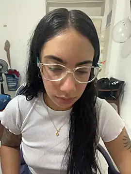 Snapshot of Heratemporal chatting on 04/15/26, 01:07 Heratemporal online show from 04/15/26, 01:07