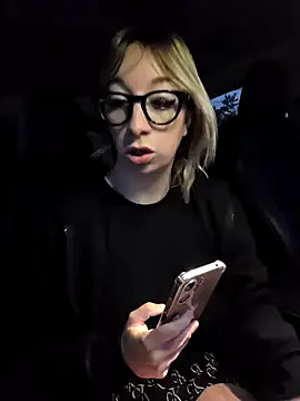 Snapshot of Giuliana_baby chatting on 09/23/25, 05:32 Giuliana baby online show from 09/23/25, 05:32