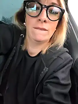 Snapshot of Giuliana_baby chatting on 09/26/25, 06:50 Giuliana baby online show from 09/26/25, 06:50