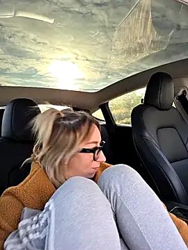 Snapshot of Giuliana_baby chatting on 10/16/25, 07:42 Giuliana baby online show from 10/16/25, 07:42