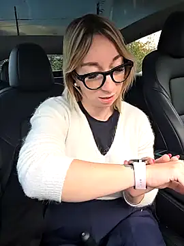 Snapshot of Giuliana_baby chatting on 10/23/25, 04:06 Giuliana baby online show from 10/23/25, 04:06