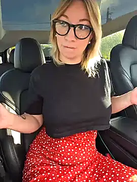 Snapshot of Giuliana_baby chatting on 10/26/25, 08:42 Giuliana baby online show from 10/26/25, 08:42