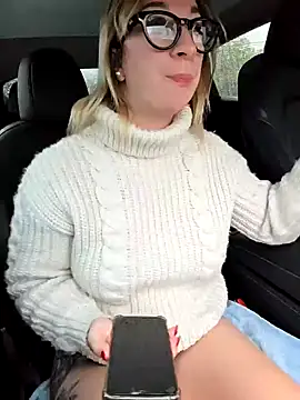 Snapshot of Giuliana_baby chatting on 10/27/25, 07:12 Giuliana baby online show from 10/27/25, 07:12