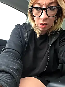 Snapshot of Giuliana_baby chatting on 10/29/25, 07:21 Giuliana baby online show from 10/29/25, 07:21