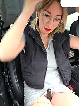 Snapshot of Giuliana_baby chatting on 10/30/25, 08:49 Giuliana baby online show from 10/30/25, 08:49