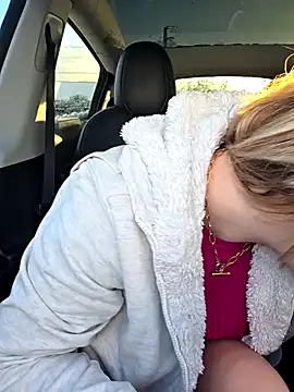 Snapshot of Giuliana_baby chatting on 11/21/25, 08:24 Giuliana baby online show from 11/21/25, 08:24