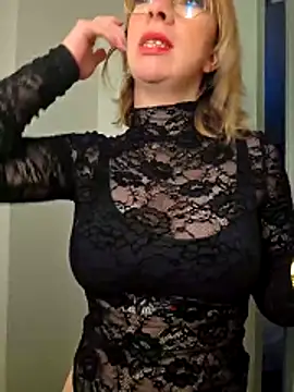 Snapshot of Giuliana_baby chatting on 11/23/25, 09:09 Giuliana baby online show from 11/23/25, 09:09