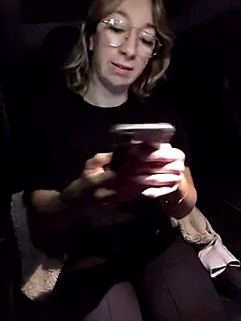 Snapshot of Giuliana_baby chatting on 11/27/25, 06:15 Giuliana baby online show from 11/27/25, 06:15