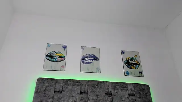 Snapshot of Julifoxx chatting on 03/19/25, 11:03 Julifoxx online show from 03/19/25, 11:03