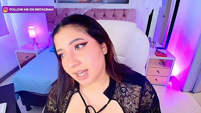 Snapshot of Emma_monserrat chatting on 10/27/25, 07:29 Emma monserrat online show from 10/27/25, 07:29