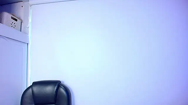 Snapshot of Emma_monserrat chatting on 11/29/25, 07:50 Emma monserrat online show from 11/29/25, 07:50