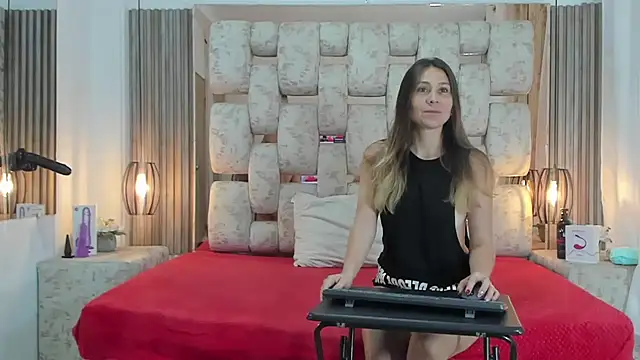 Snapshot of SaraANDjhony chatting on 12/29/24, 01:17 SaraANDjhony online show from 12/29/24, 01:17