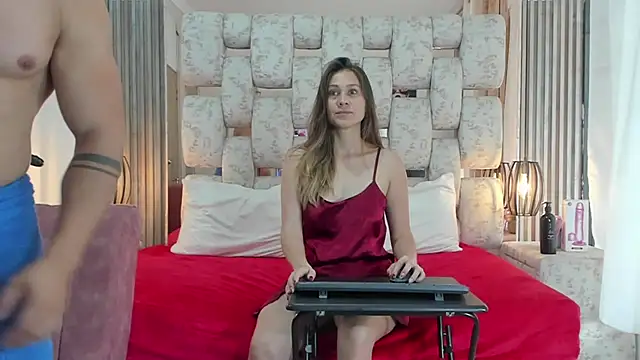 Snapshot of SaraANDjhony chatting on 01/02/25, 04:24 SaraANDjhony online show from 01/02/25, 04:24