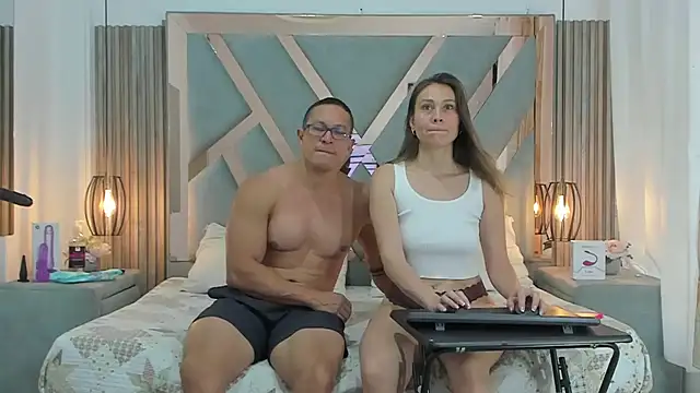 Snapshot of SaraANDjhony chatting on 01/25/25, 01:08 SaraANDjhony online show from 01/25/25, 01:08