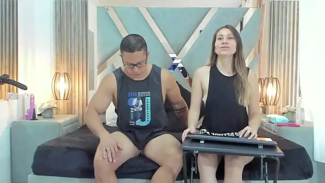 Snapshot of SaraANDjhony chatting on 01/28/25, 12:54 SaraANDjhony online show from 01/28/25, 12:54