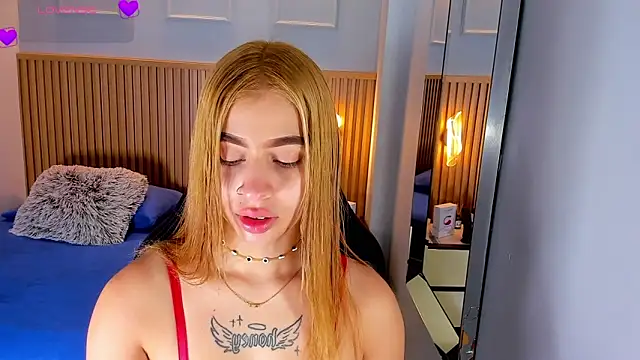 LUCYAMARS1 online show from 10/22/25, 12:27