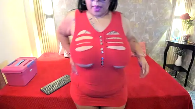 estephany queen online show from 10/09/25, 07:34