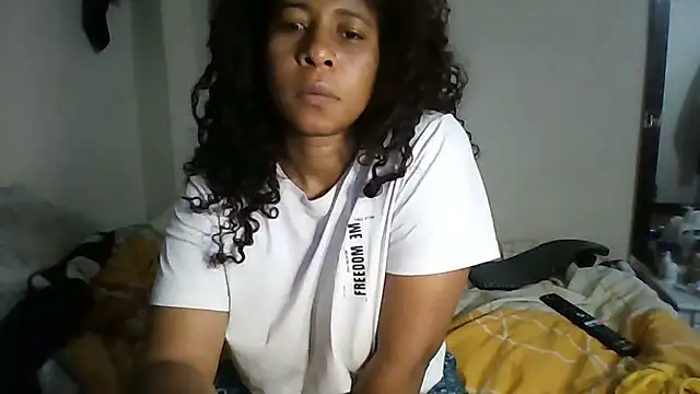 Snapshot of Ivon-09 chatting on 12/05/24, 10:55 Ivon-09 online show from 12/05/24, 10:55