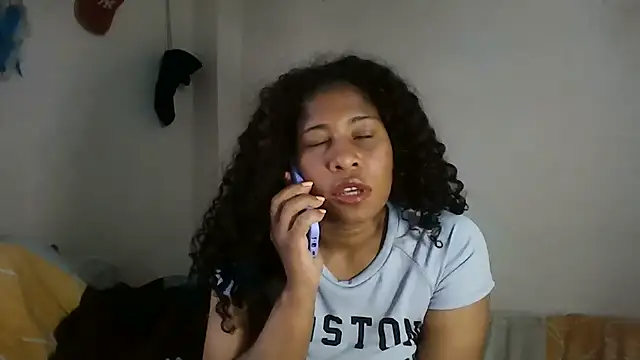 Snapshot of Ivon-09 chatting on 12/10/24, 02:06 Ivon-09 online show from 12/10/24, 02:06