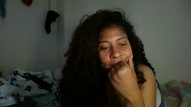 Snapshot of Ivon-09 chatting on 12/19/24, 02:24 Ivon-09 online show from 12/19/24, 02:24