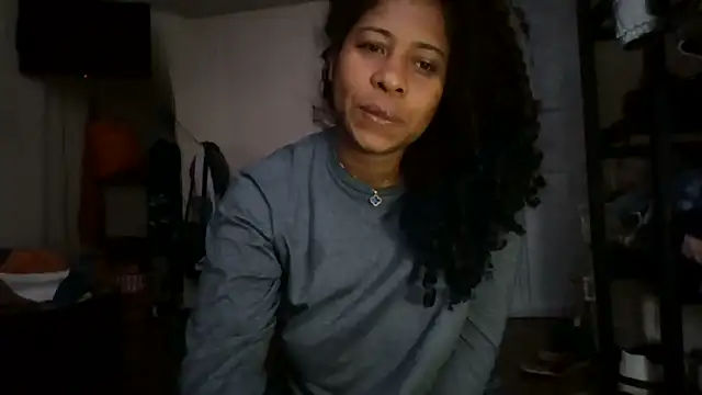 Snapshot of Ivon-09 chatting on 01/20/25, 01:00 Ivon-09 online show from 01/20/25, 01:00