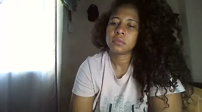Snapshot of Ivon-09 chatting on 02/19/25, 12:44 Ivon-09 online show from 02/19/25, 12:44