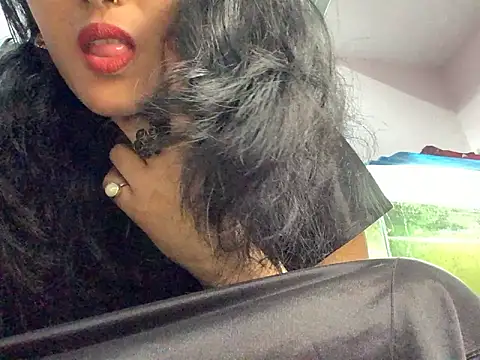 Cute-Tanya online show from 12/12/24, 03:43