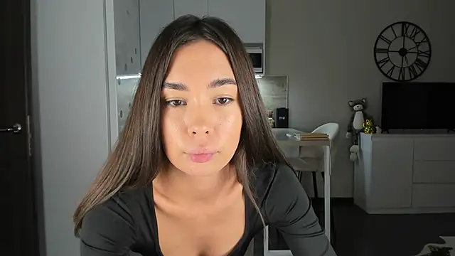 Snapshot of nilliluv chatting on 11/27/25, 03:47 nilliluv online show from 11/27/25, 03:47