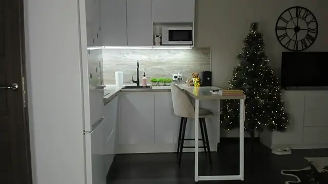 Snapshot of nilliluv chatting on 12/03/25, 02:04 nilliluv online show from 12/03/25, 02:04