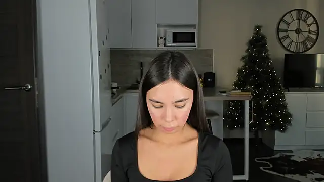 Snapshot of nilliluv chatting on 12/14/25, 09:36 nilliluv online show from 12/14/25, 09:36