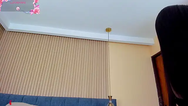 Snapshot of kathecute__ chatting on 11/16/25, 01:33 kathecute online show from 11/16/25, 01:33