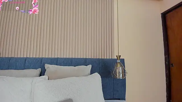 Snapshot of kathecute__ chatting on 11/27/25, 01:40 kathecute online show from 11/27/25, 01:40