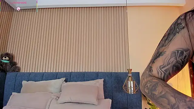 Snapshot of kathecute__ chatting on 12/05/25, 01:36 kathecute online show from 12/05/25, 01:36